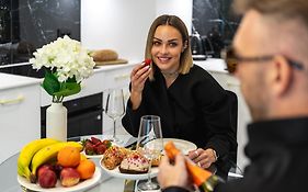 Urban Chic - Luxury Stay At Mennica Residence Warsaw